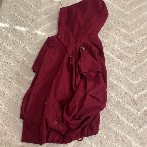 red jacket - Picture 5 of 5